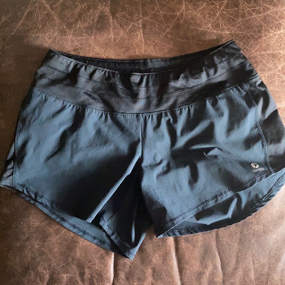Oiselle roga black shorts